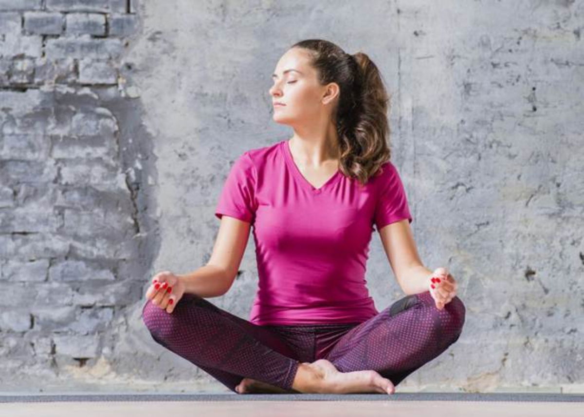 Mujer postura concentración