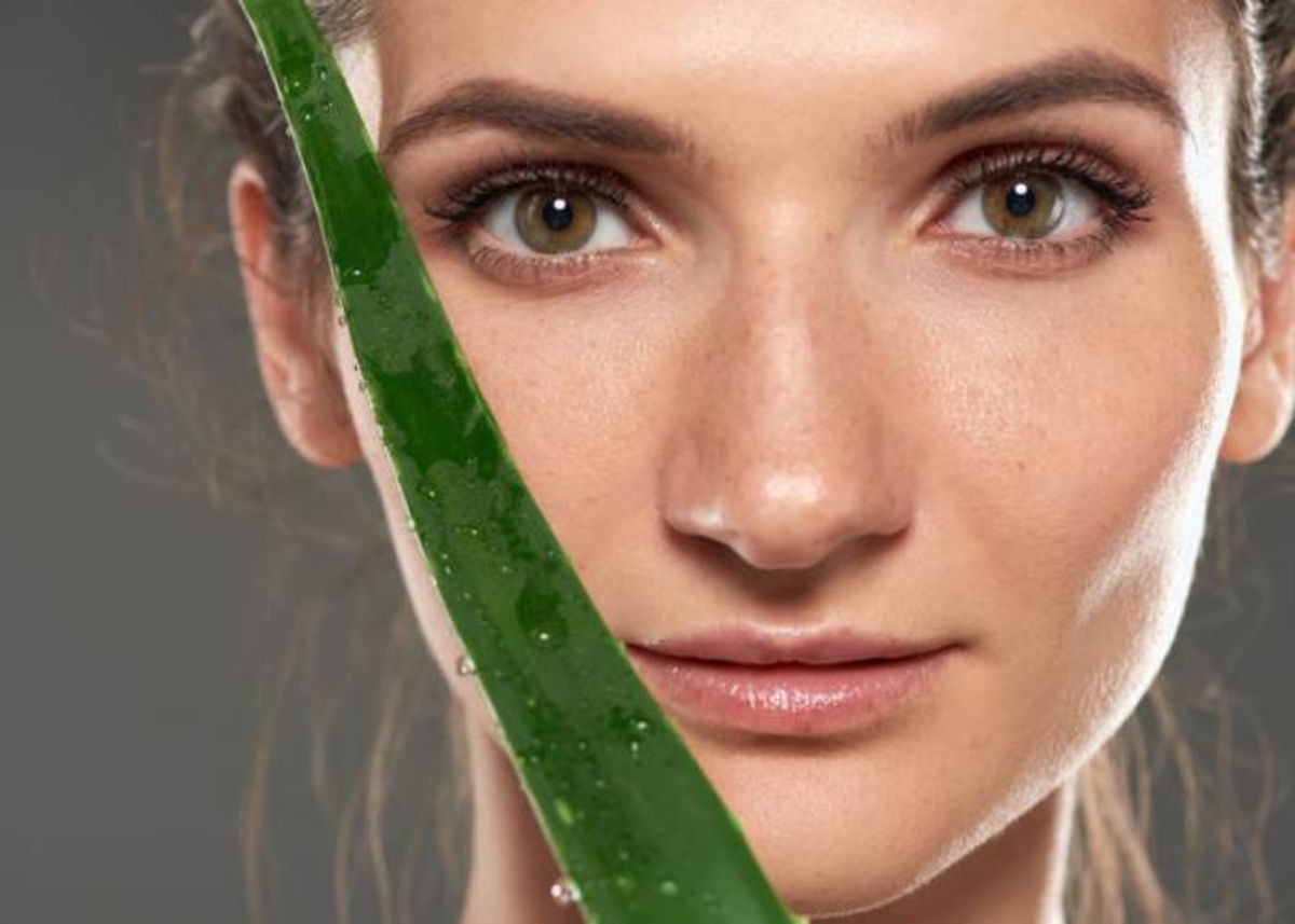 Rostro mujer con aloe