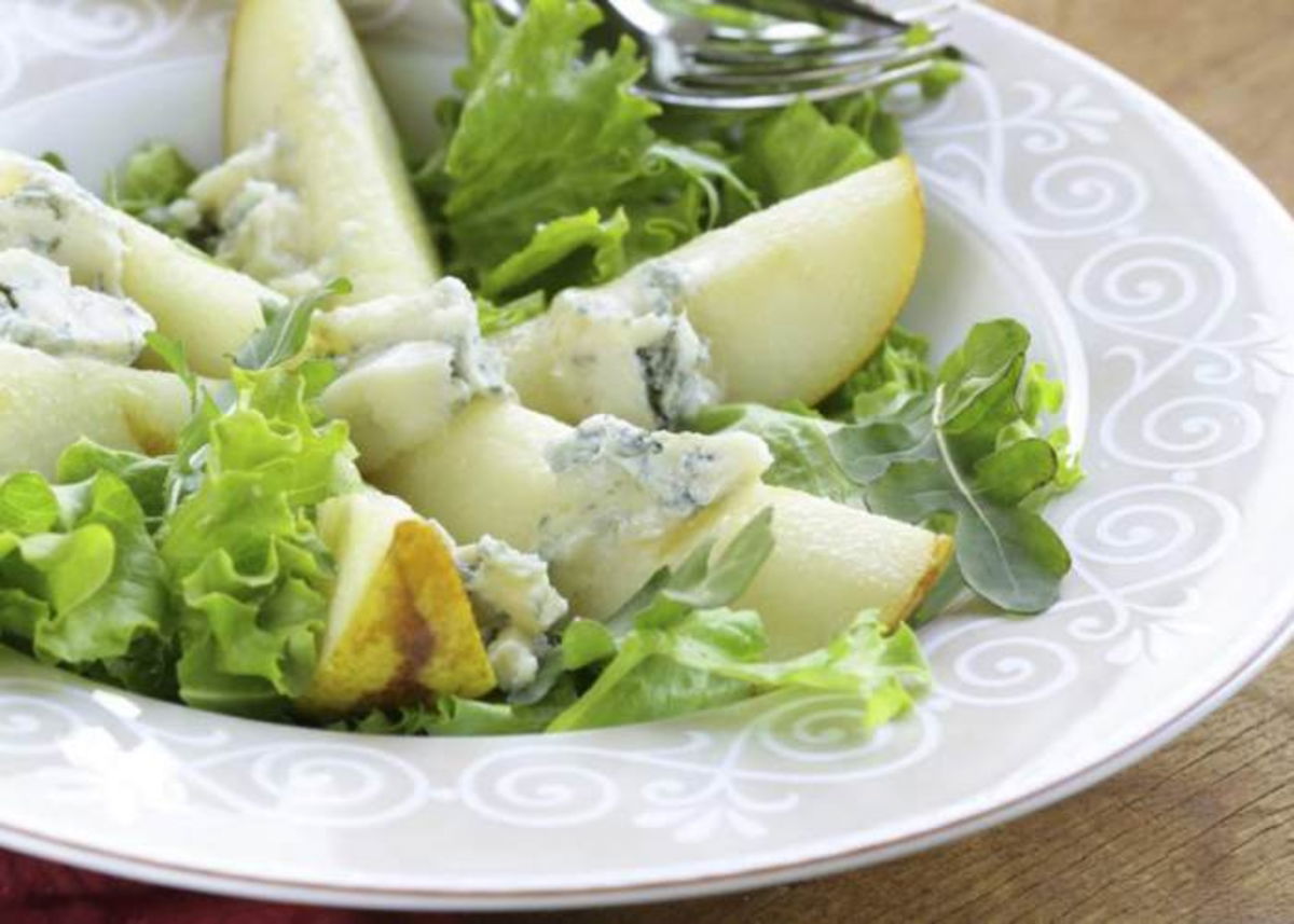 Ensalada de pera y queso roquefort