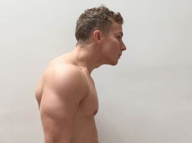 Evita la postura de hombros caídos con estos movimientos