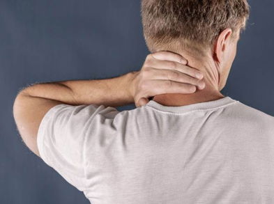 Movimientos que ayudan a mitigar el dolor de cuello