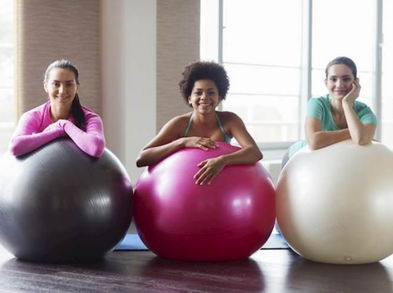 Moldea la figura usando un balón suizo en tu entrenamiento