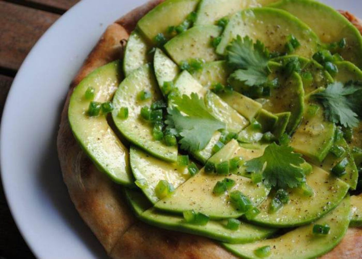 Pizza con aguacate