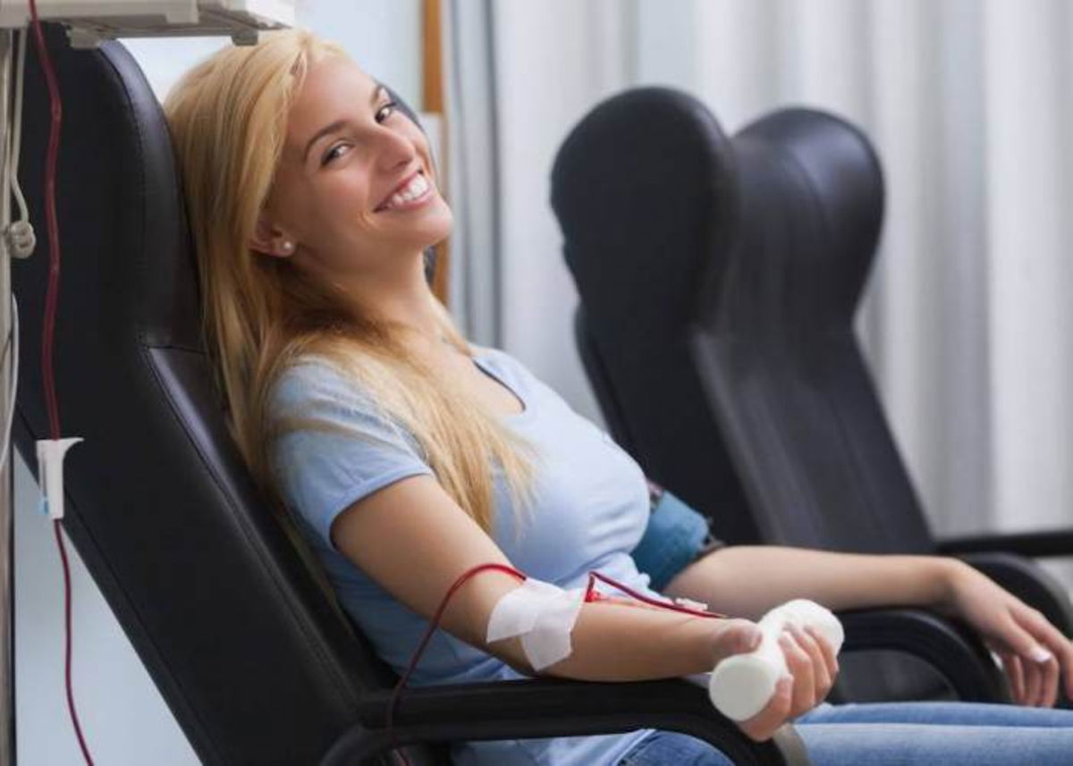 Mujer donación sangre