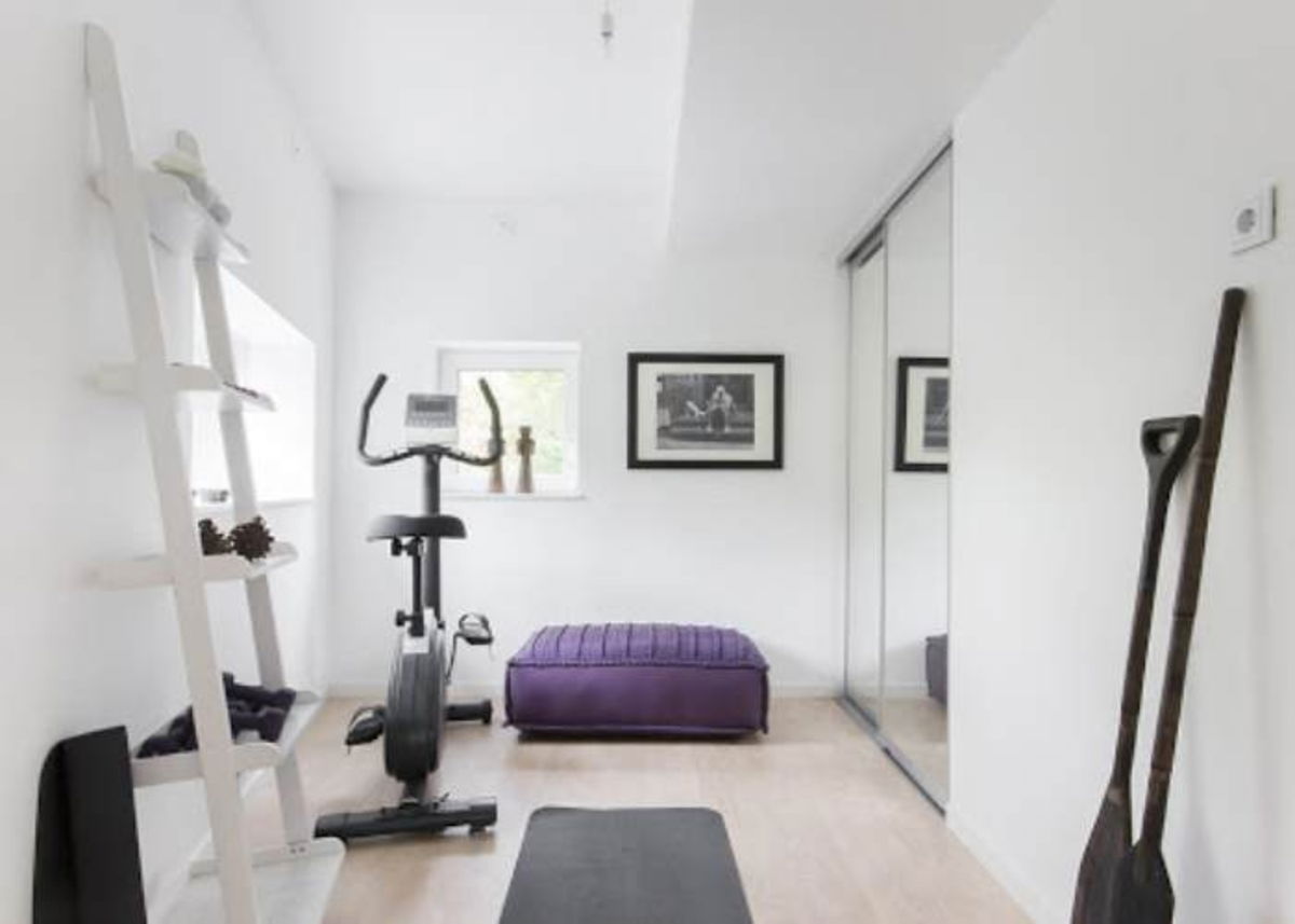 Cuarto con herramientas gimnasio