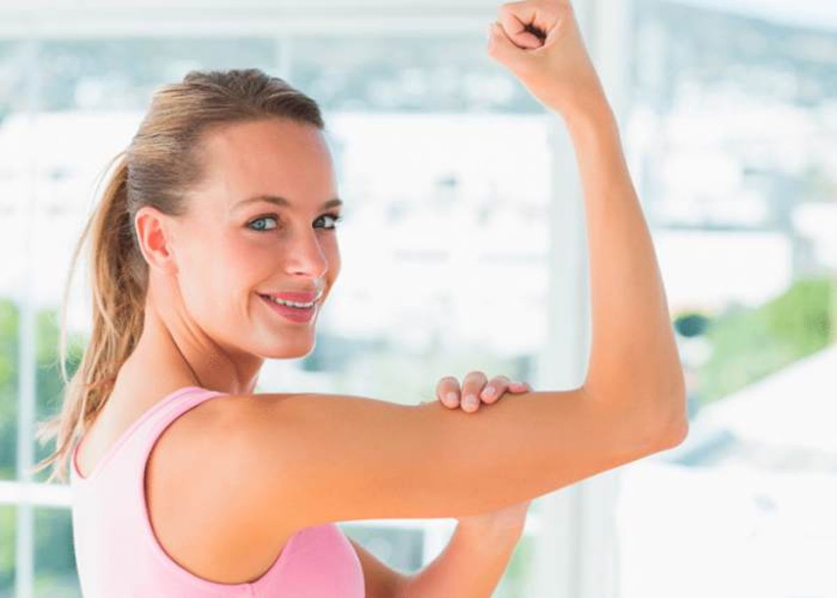 Mujer brazo fuerte
