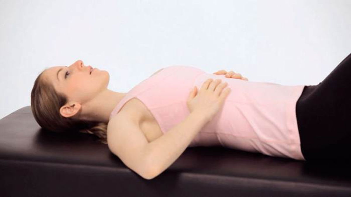 Mujer haciendo respiración