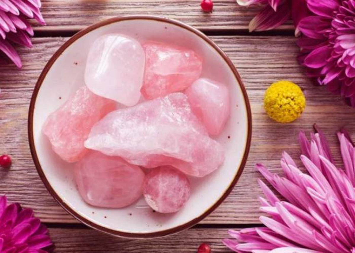 Plato con cuarzo rosa