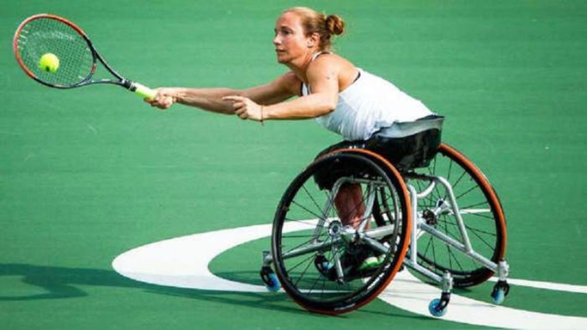 Mujer discapacidad tenis