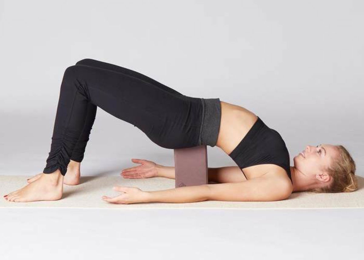 Mujer postura Yoga