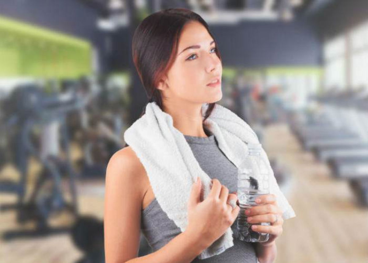 Mujer terminando rutina