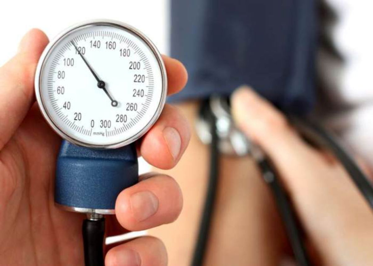 Persona tomando presión