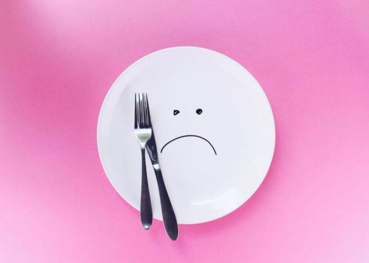 Plato con cara triste