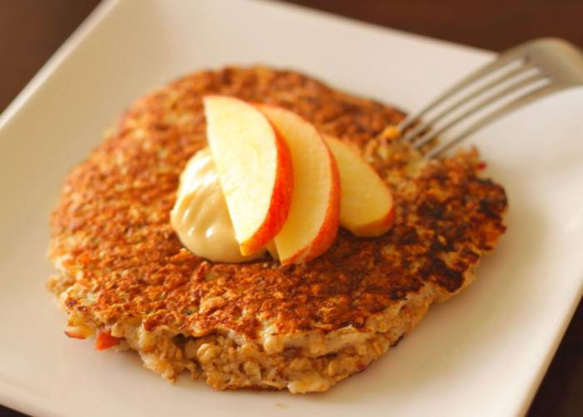 Plato con tortilla de manzana