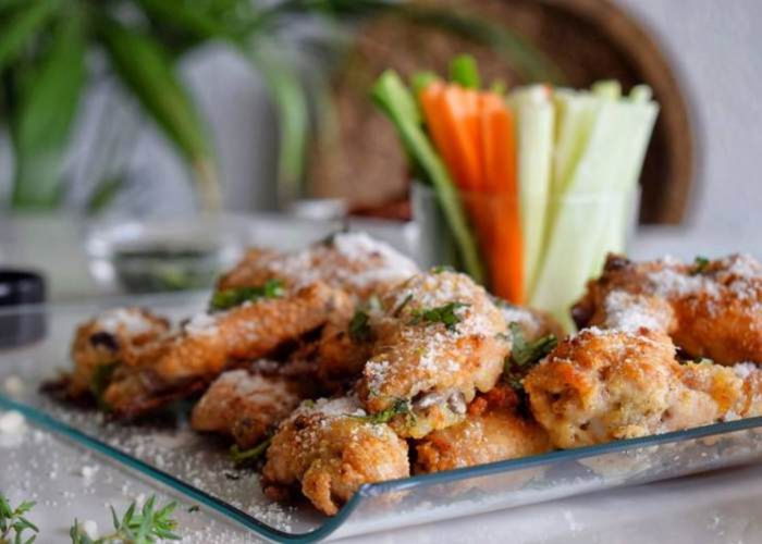 Alitas con queso parmesano