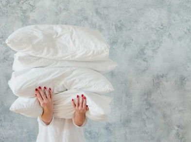 Mantente en forma con estos ejercicios con almohada