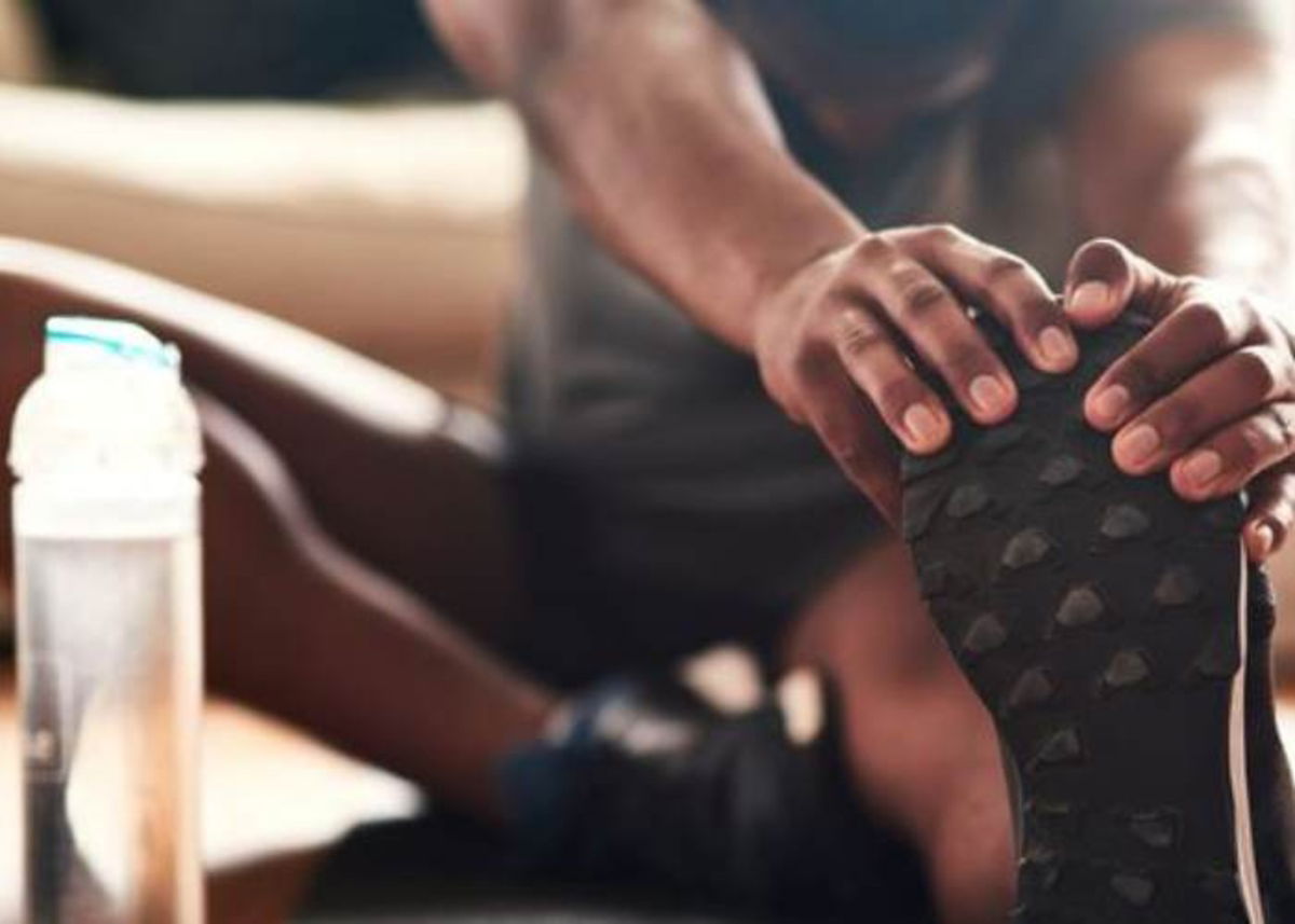 Persona estirándose