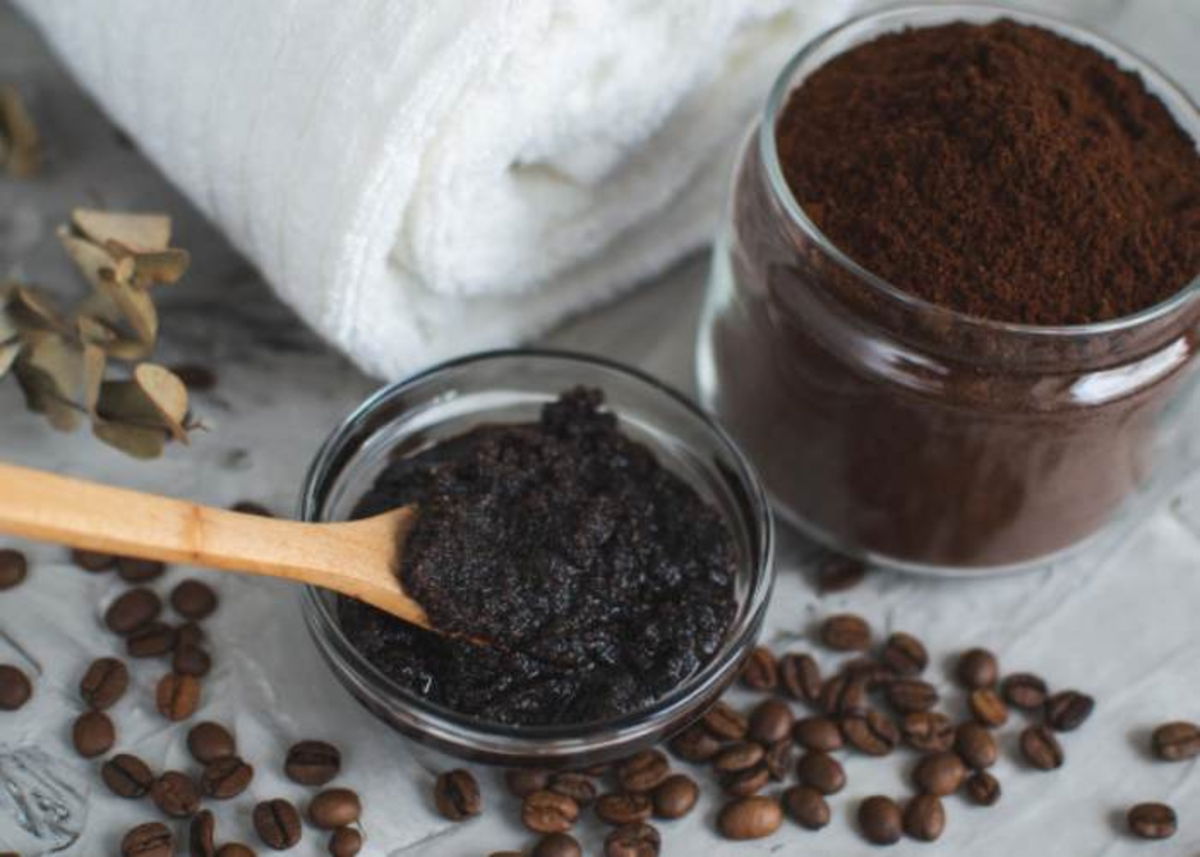 Recipiente con aceite de café