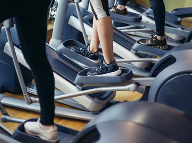 ¿La escaladora apuesta por una musculatura?