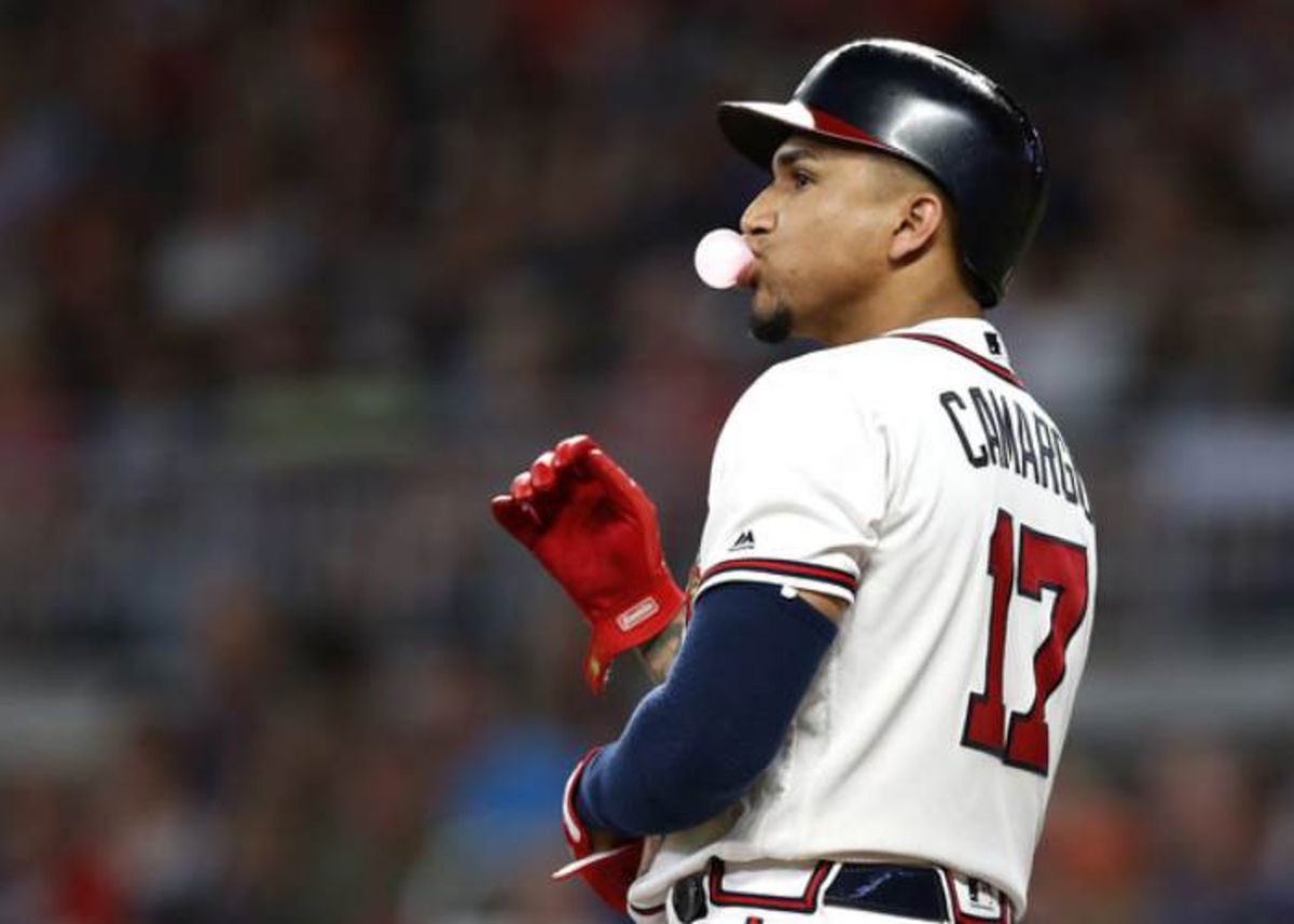 Jugador mascando chicle