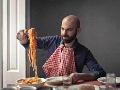 Qué factores propician comer más estando en casa