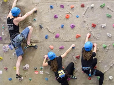 Razones para incluir la escalada en muro en tus entrenamientos