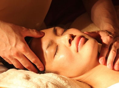 Cómo incluir el masaje gua sha en la rutina facial