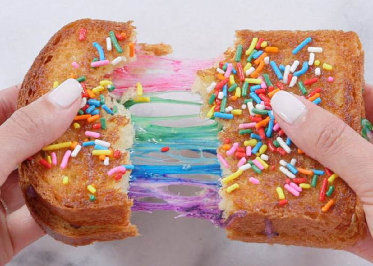 Pan con varios colorantes