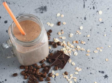 Smoothie de avena y café, para iniciar la mañana con energía