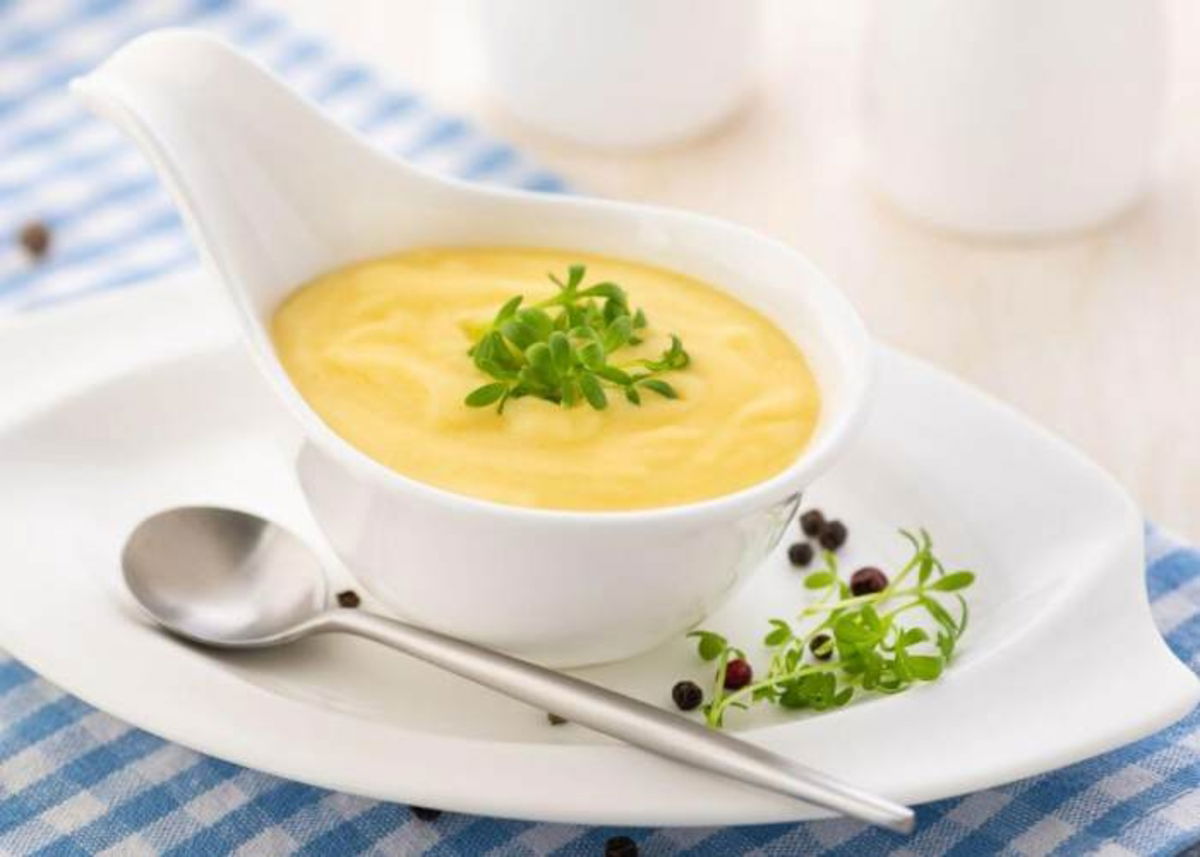 Tazón con salsa holandesa