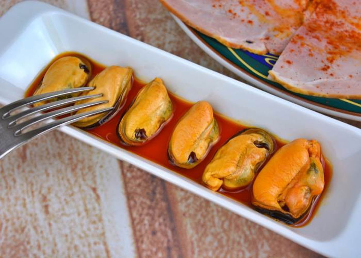 Plato con mejillones escabeche