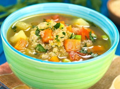 Receta saludable de sopa de quinoa