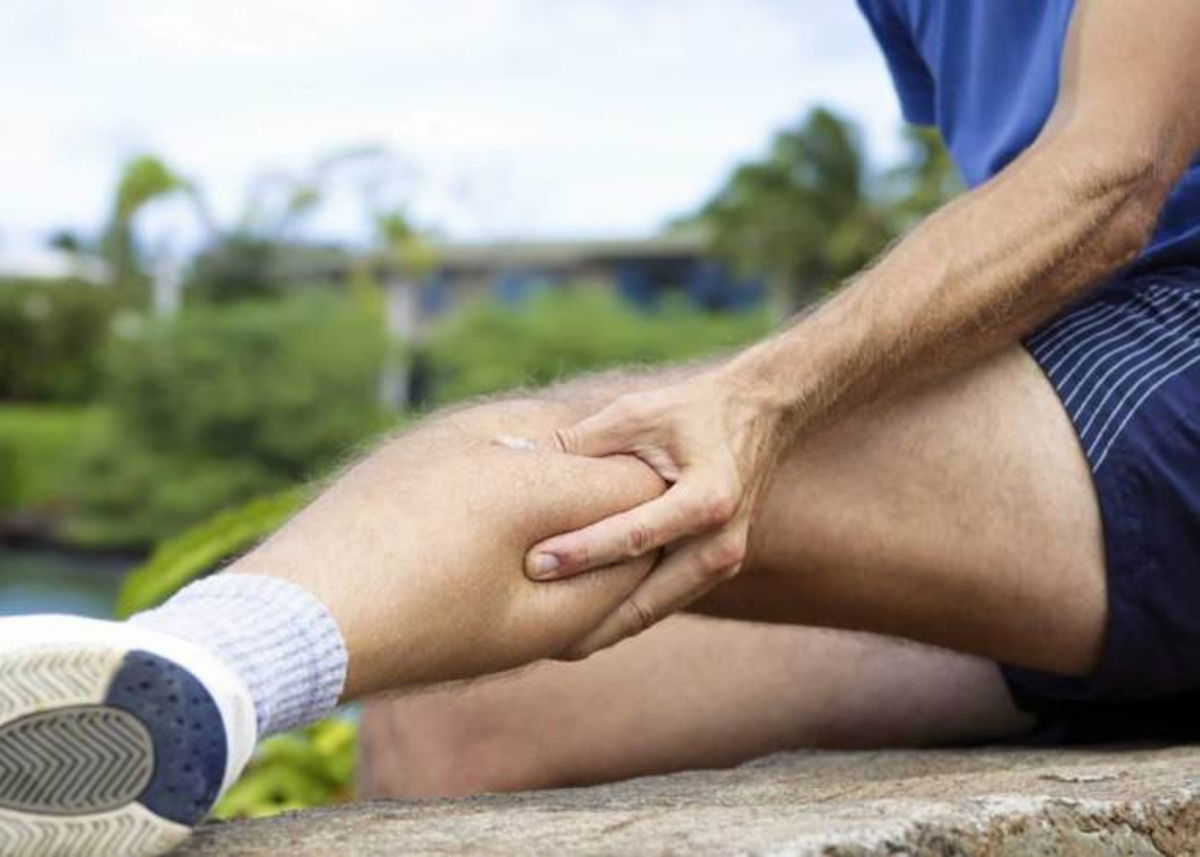 Persona desgarro muscular