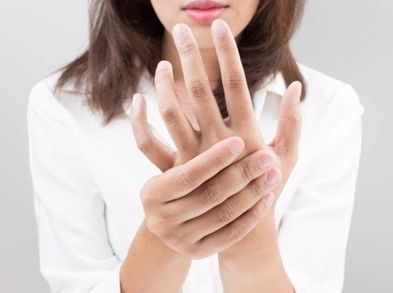 ¿Cómo desinflamar las manos de manera natural?