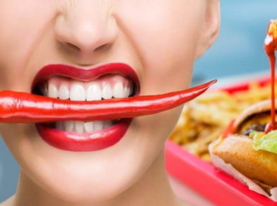 ¿Qué le pasa a tu cuerpo si consumes mucho picante?