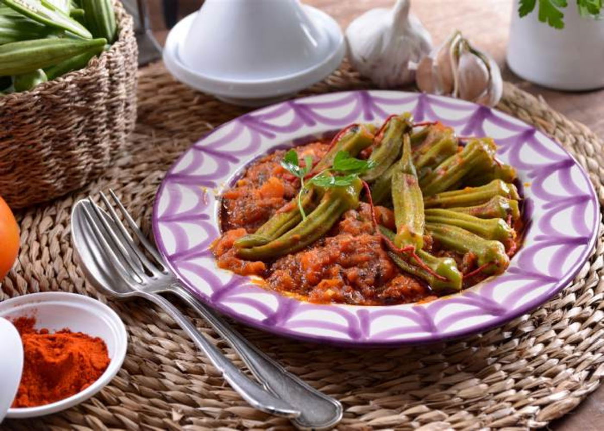 Plato-con-estofado-de-tomate