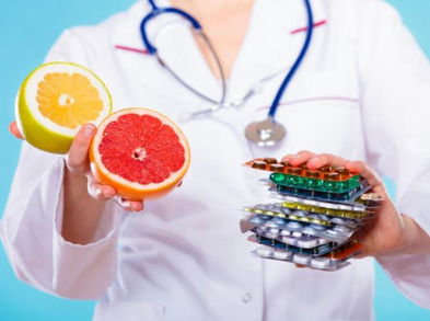 Zumo de pomelo y sus peligros tras combinarse con medicamentos
