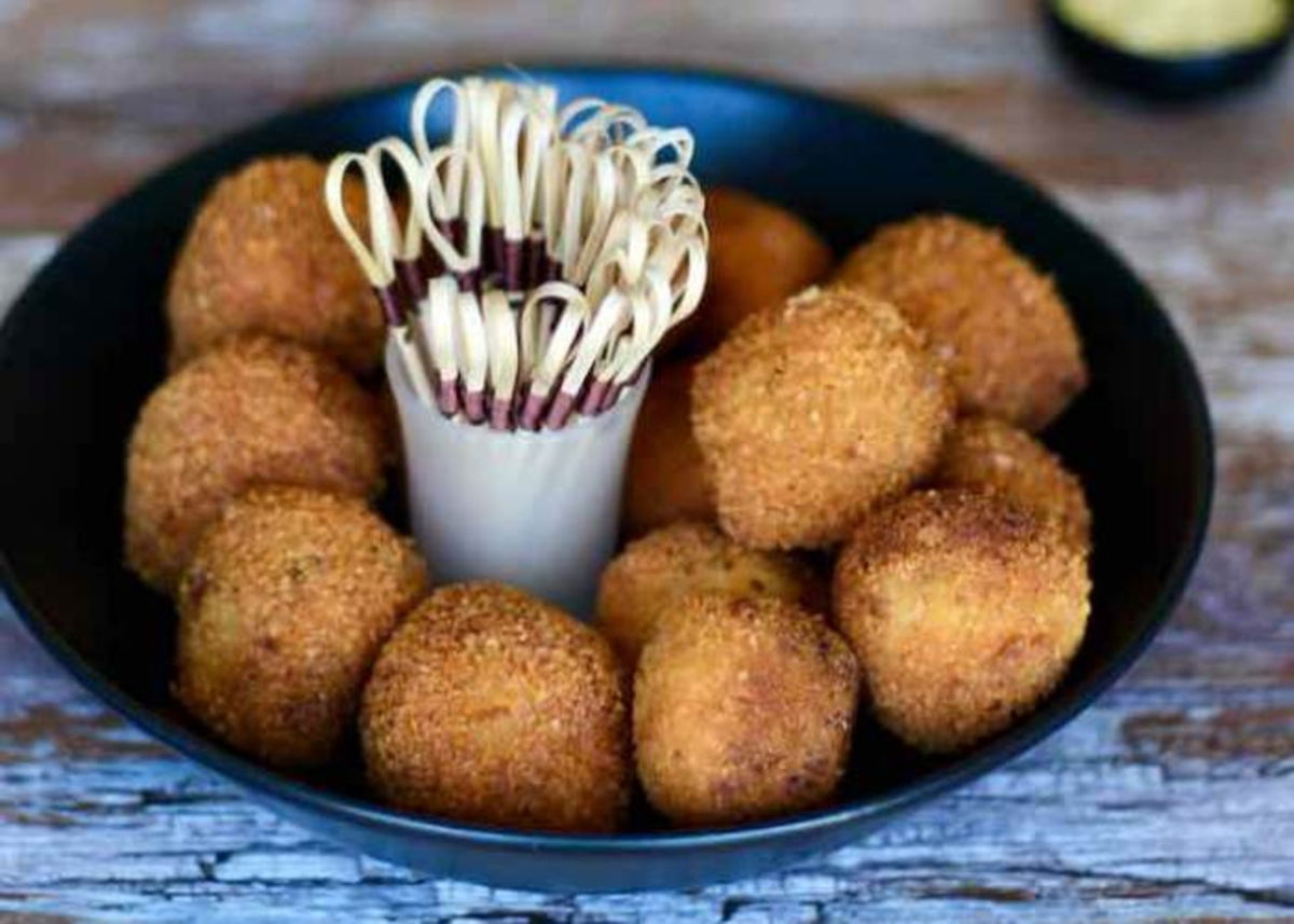 Plato con bitterballen