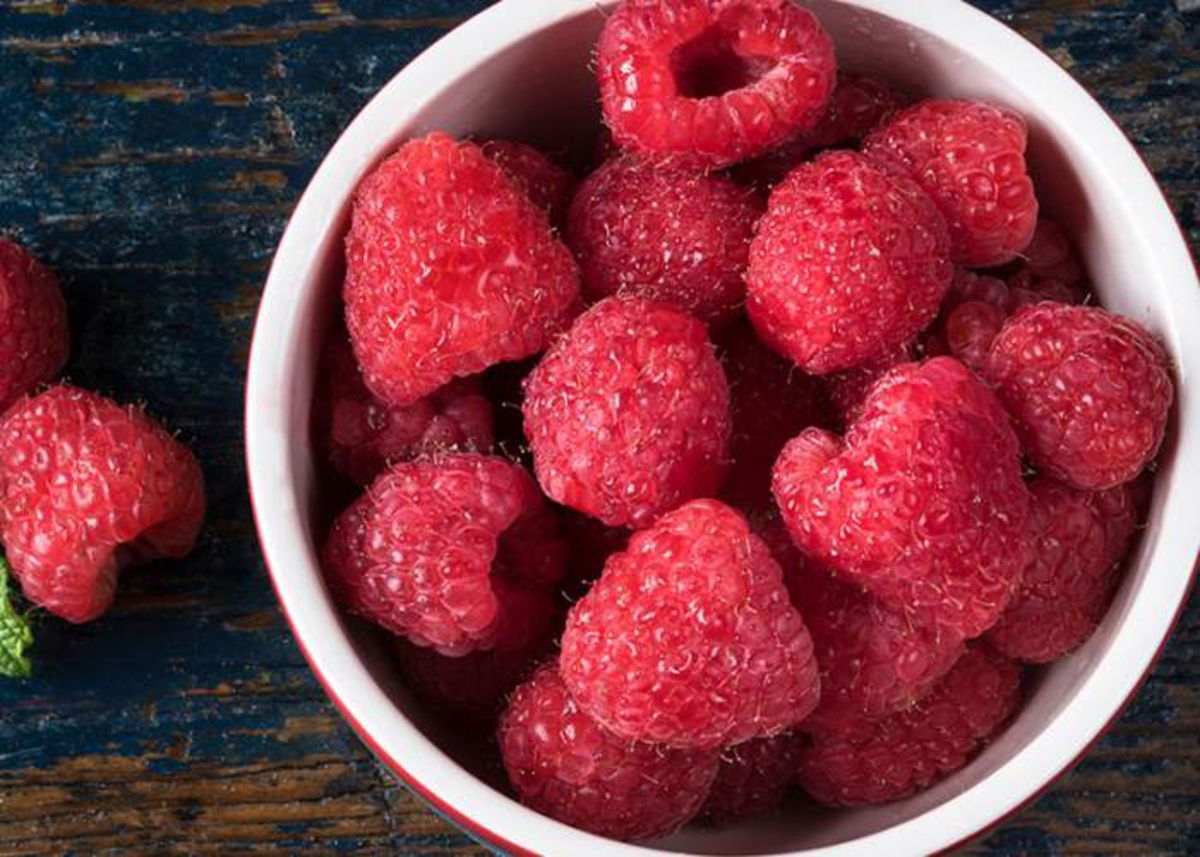 Tazón con frambuesas