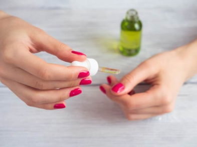¿El aceite de oliva ayuda a fortalecer las uñas?