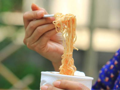 ¿Qué pasa si consumes sopa instantánea todos los días?