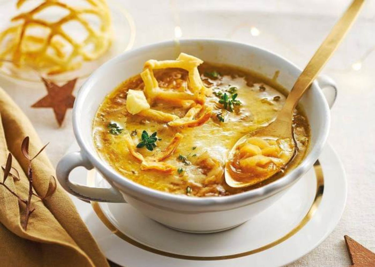 Plato con sopa Navidad