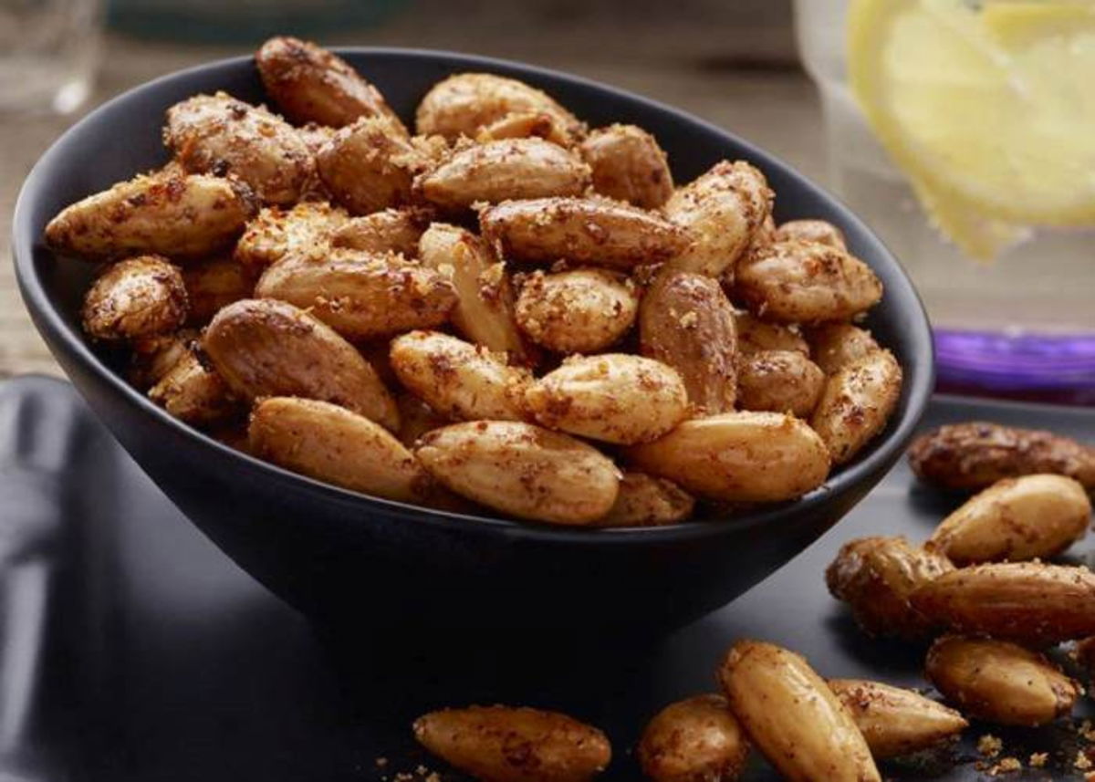 Tazón con almendras especiadas