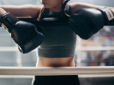 Movimientos de box para decirle adiós al efecto salero en brazos
