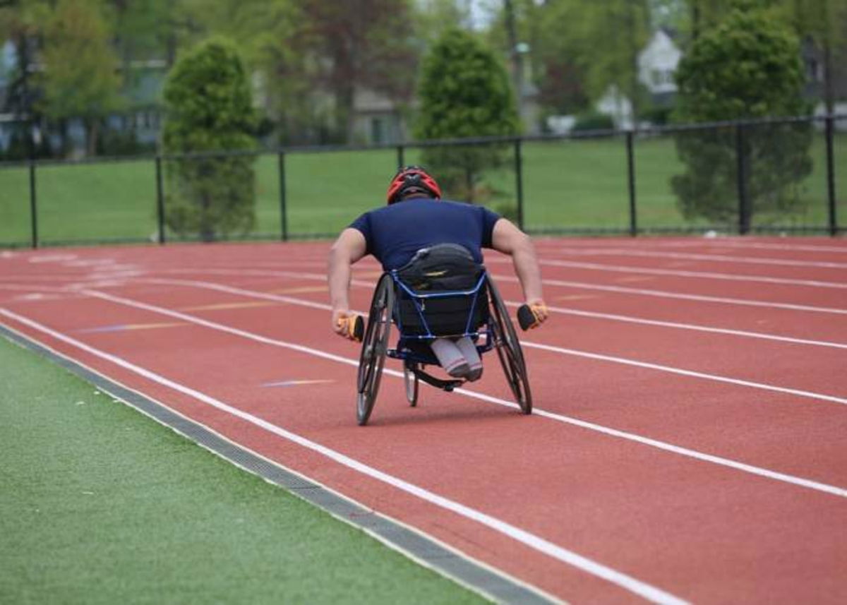 Persona con deporte adaptado