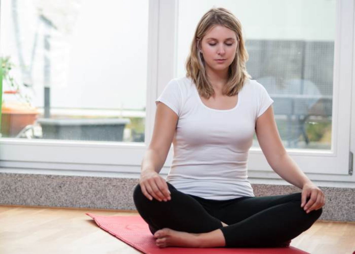 Mujer meditando