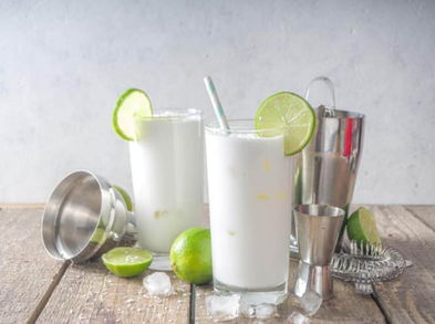 Bebida refrescante de coco para paliar los efectos del calor