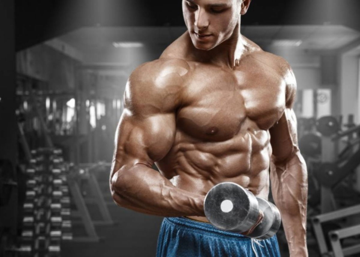 Hombre ejercicios aislamiento