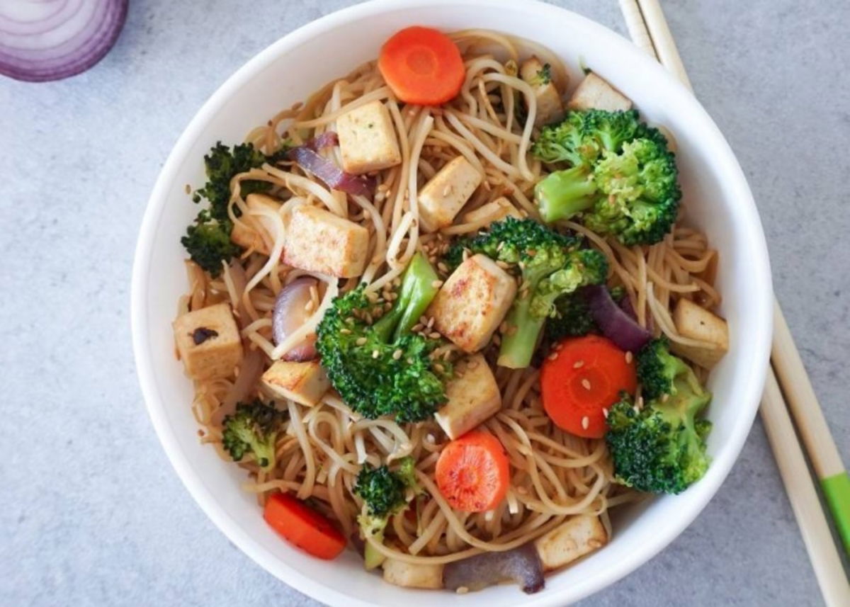 Plato fideos con tofu