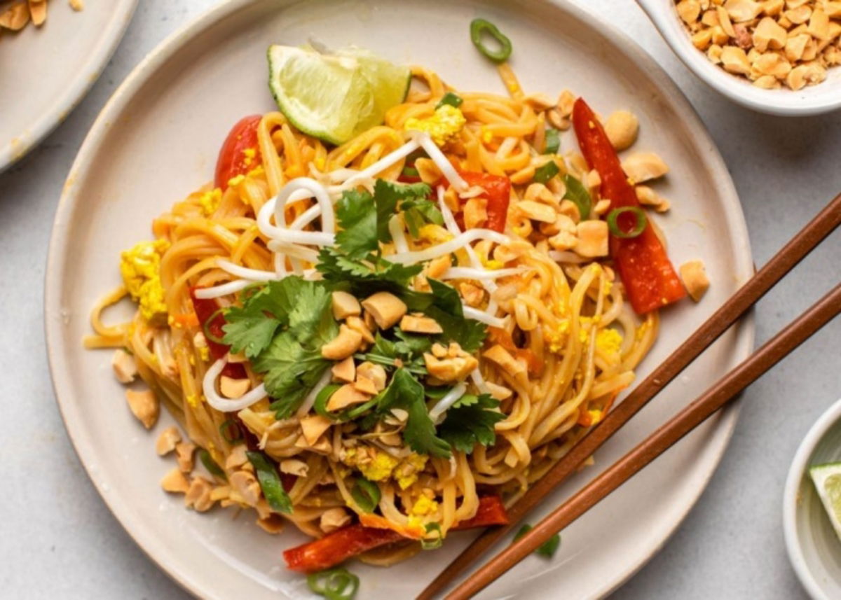 Plato con pad thai
